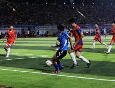 IM体育下载-包含半场紧张多变，球员奉献激烈角逐彰显拼搏精神的词条