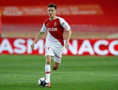 IM体育官方平台-肖尔韦防线连续失误，陷入防守困境