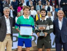 IM体育赛事直播入口-温网碾压联合杯，纳达尔惊艳四座的简单介绍