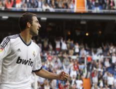 IM体育赛事直播入口-伊萨克闪耀巨星光芒，助秘鲁军团横扫佛罗伦萨