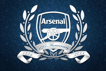 IM体育在线注册-鏖战银石，塞恩斯绝地反击，迈凯伦与红牛二队的史诗对决