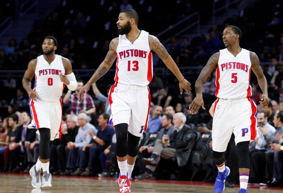 IM体育官方网站-雄鹿险胜公牛，莫里斯惊艳世界