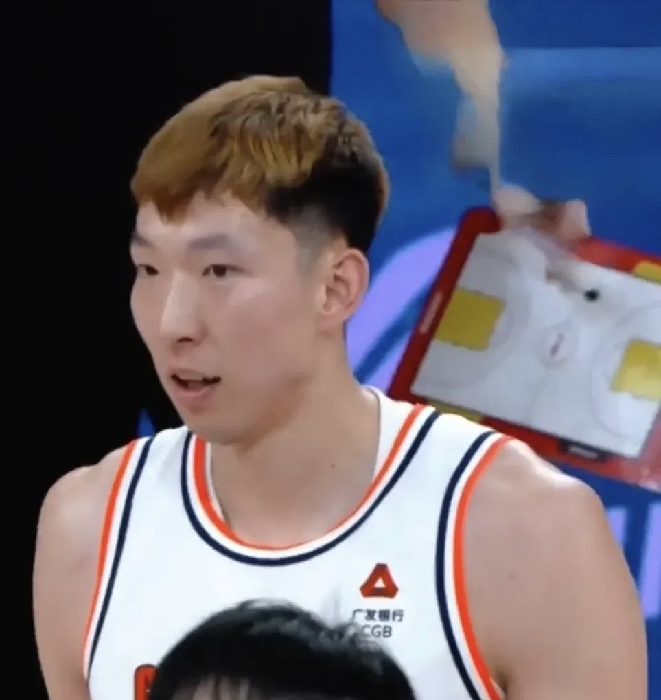 IM体育社区互动入口-湖北男篮队员受伤状况引发球迷担忧