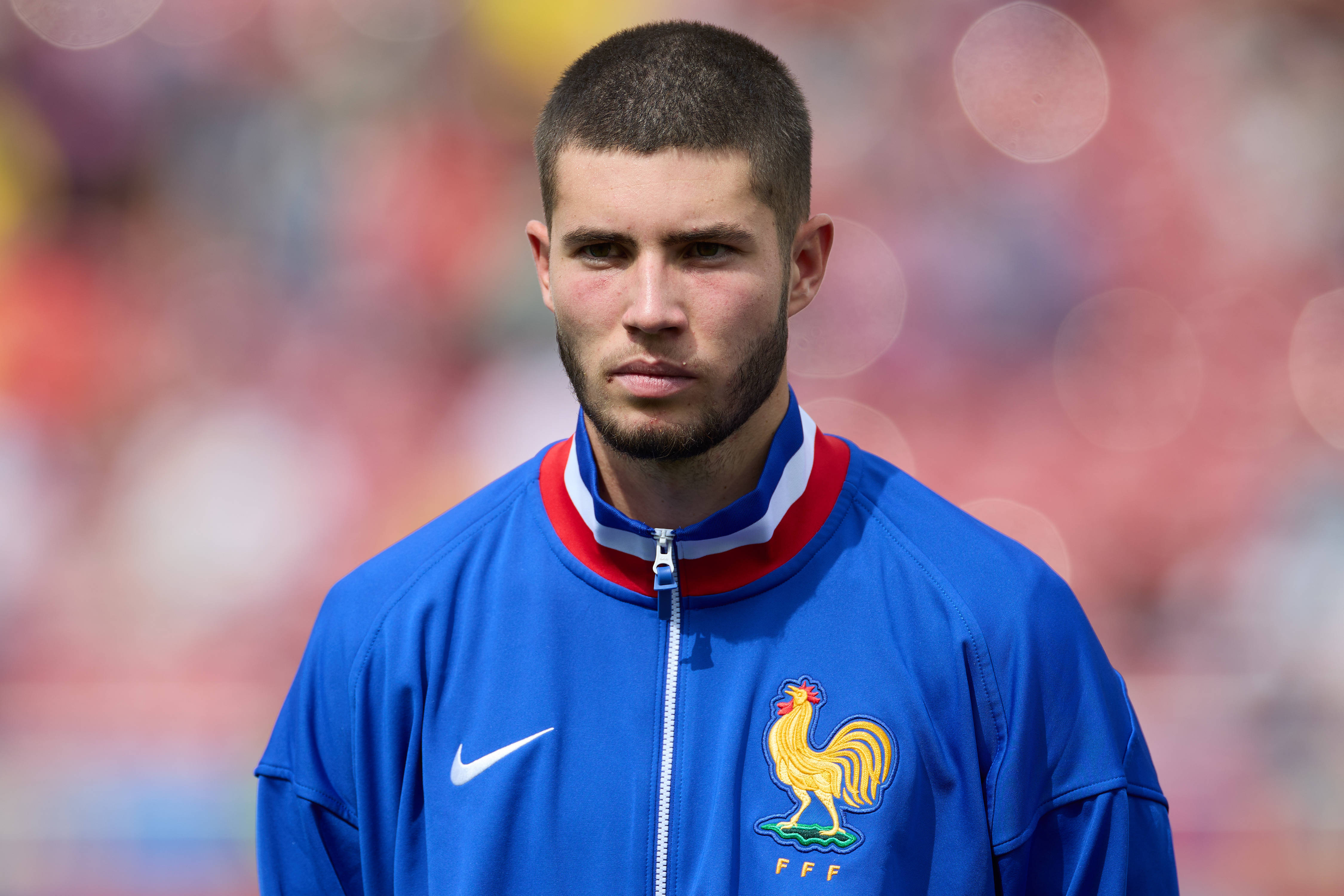 IM体育平台-关于哥伦比亚足球队选手参加慈善跑步的信息