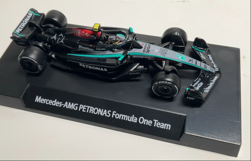 IM体育官方网-雷诺车队轻取梅赛德斯，汉密尔顿点燃赛场的简单介绍