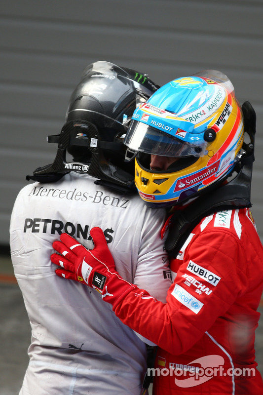 IM体育网页版登录入口-关于梅赛德斯险胜威廉姆斯，阿隆索高光表现的信息