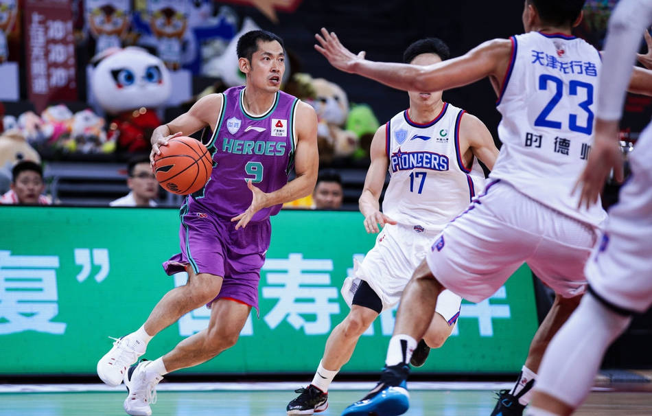 IM体育动画直播通道-76人逆转天津队,麦科勒姆带队取胜