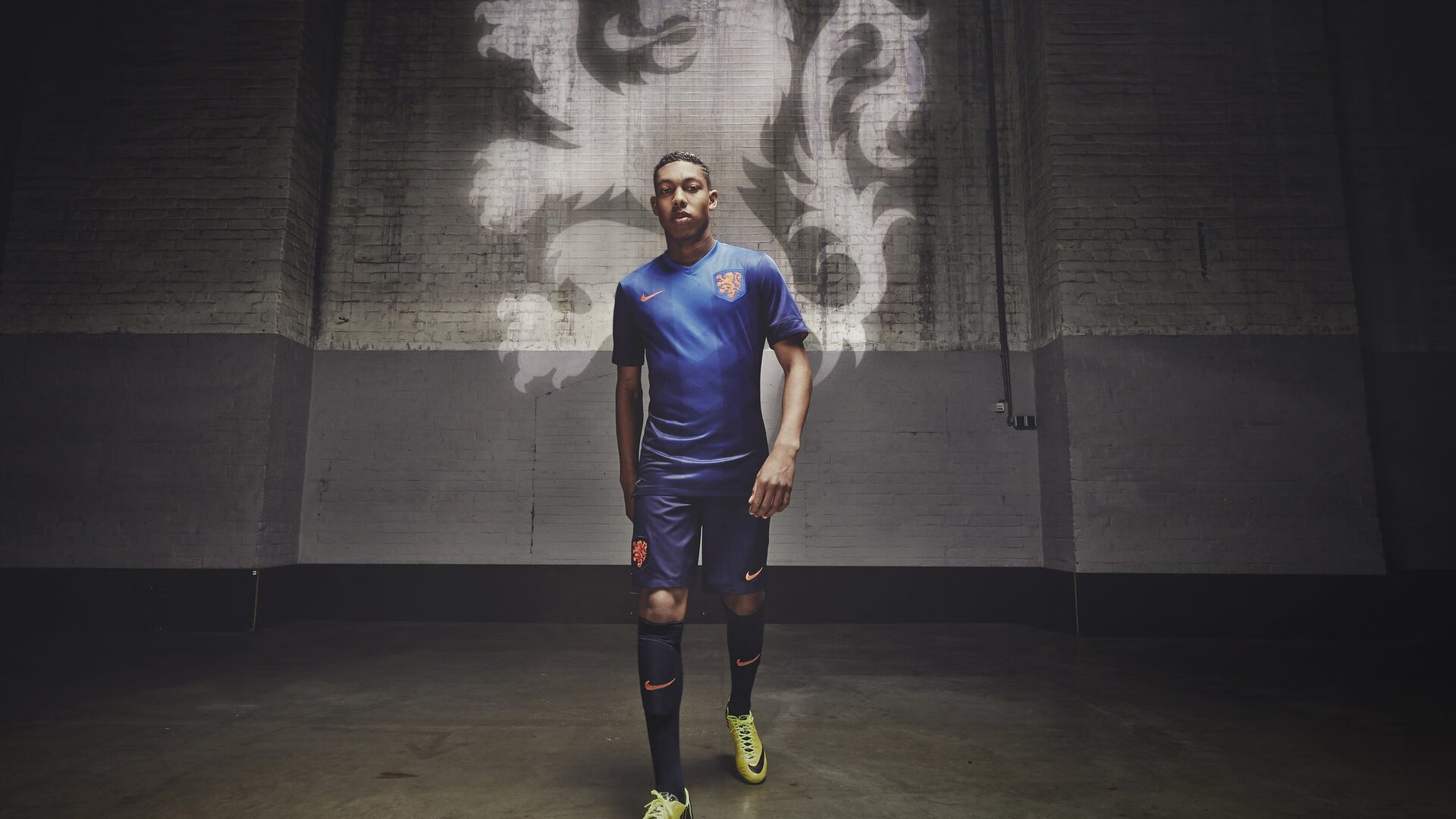 IM体育赛事直播入口-雷恩奇迹夜，阿尔瓦雷斯关键回合不手软，丹麦童话被翻盘改写